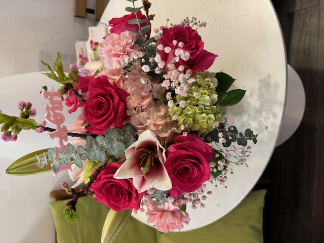 Red roses with lilies