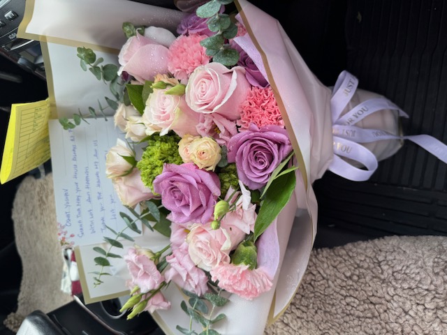 Light pink bouquet with light pink and pink roses